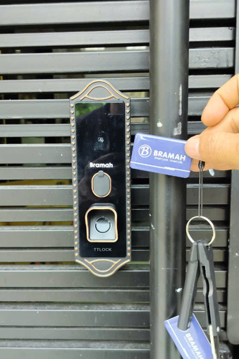 khoa-cua-sat-van-tay-cao-cap